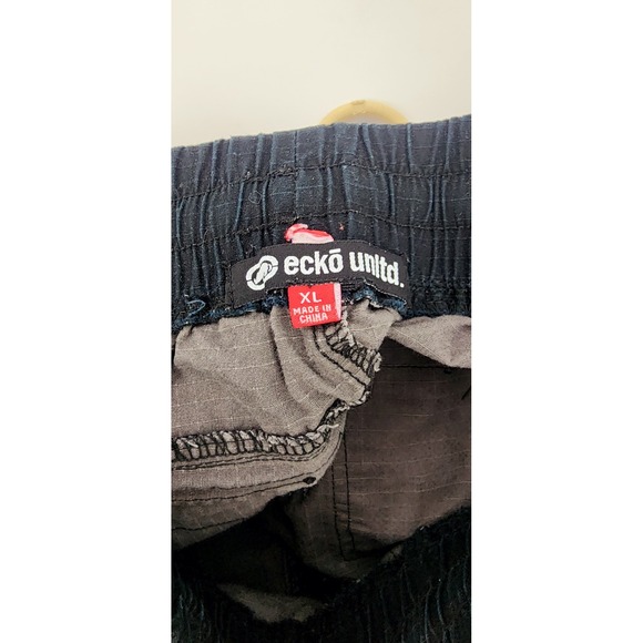 Ecko Unltd Shorts Mens XL Gray Camo Cargo Logo Casual Hip Hop Street Skater Y2K - Picture 5 of 7